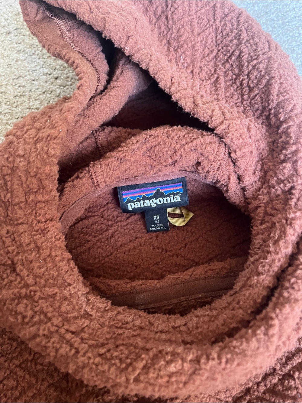 Patagonia Women's Rust Quilted Hooded Pullover - Picture 3 of 4